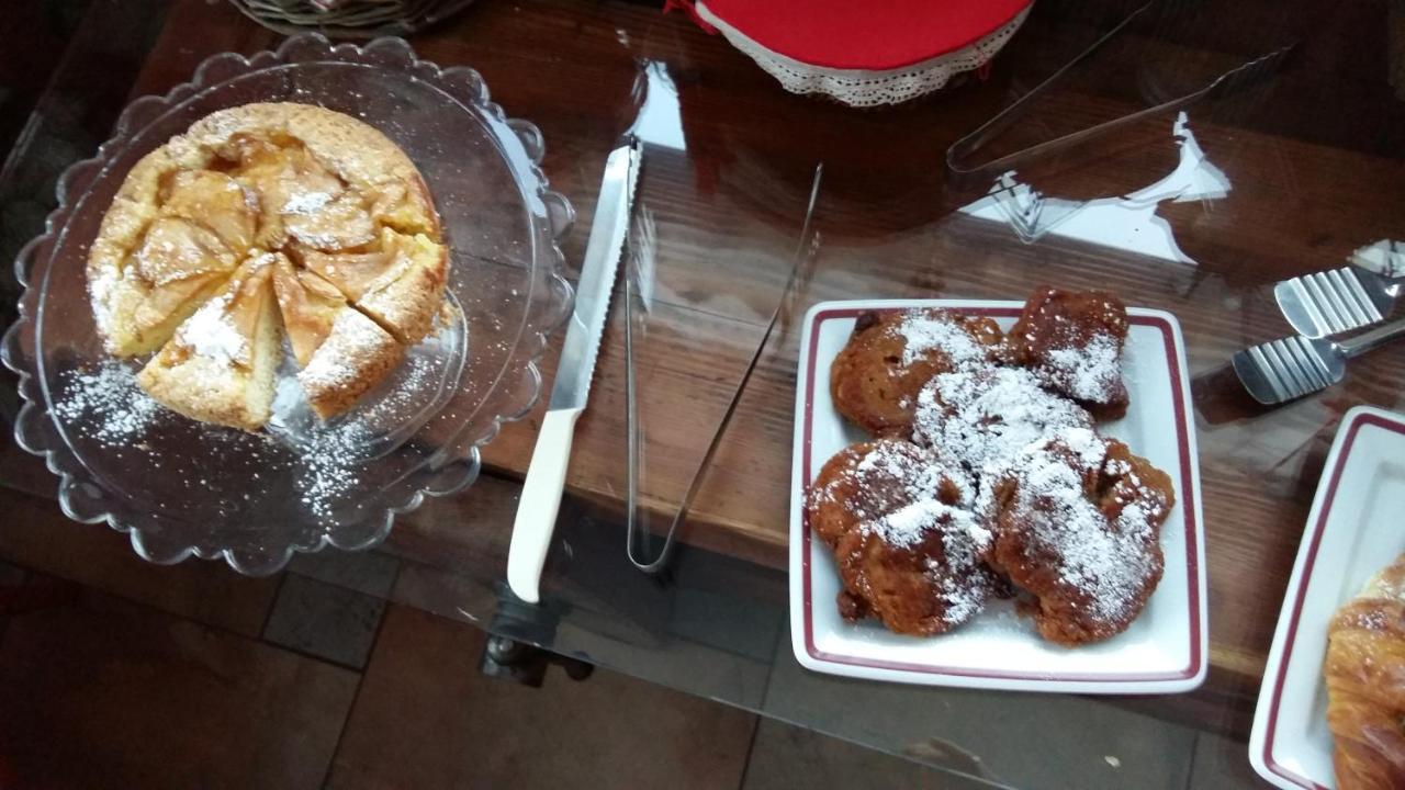 Alojamento de Acomodação e Pequeno-almoço Chèvres à Cheval 2*